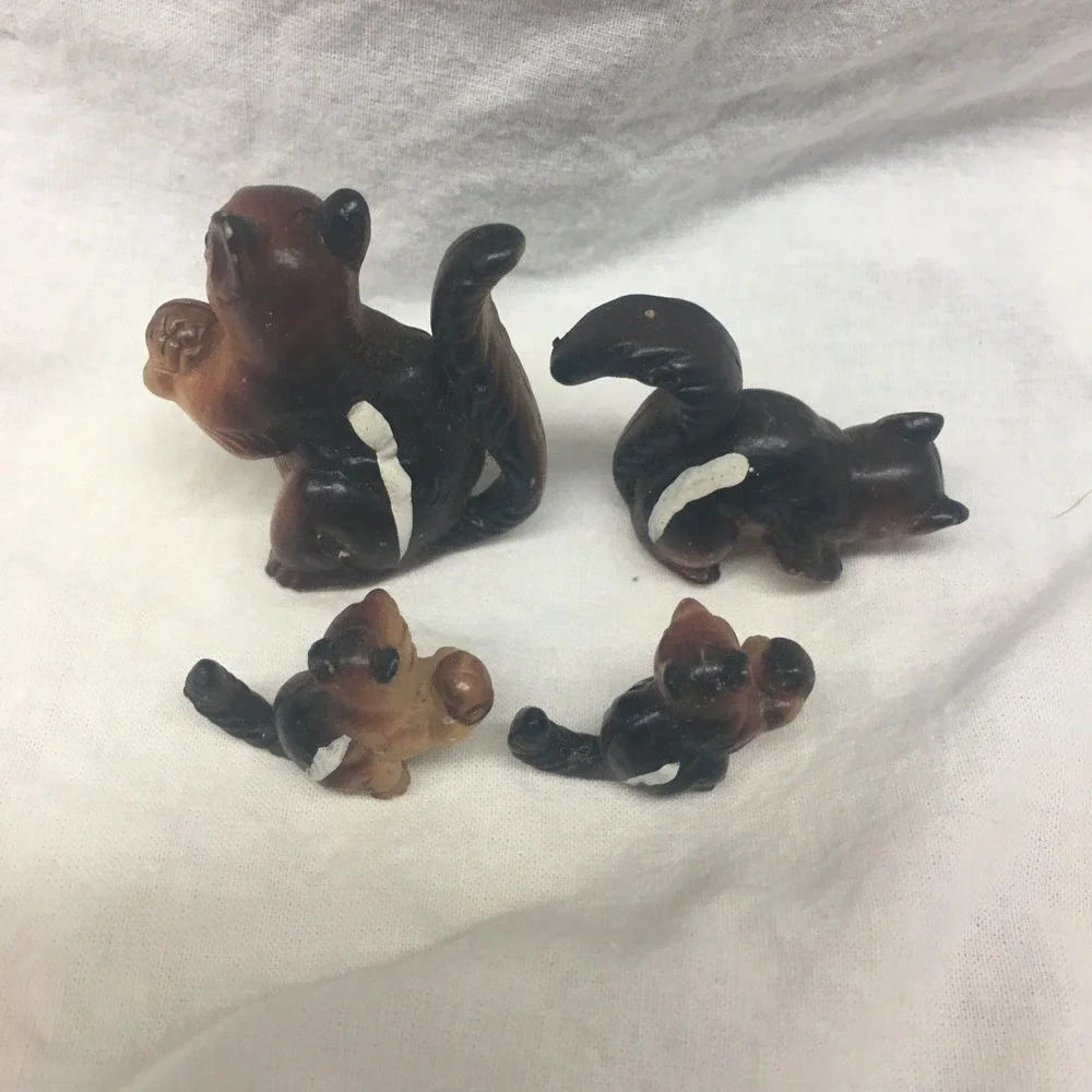 Vintage 4 Miniature Family of Chipmunks Squirrels Figurines